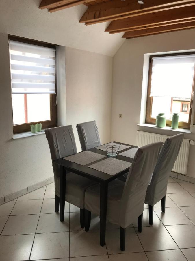 Dz Im Haus Maja Appartement Holzkirchen  Buitenkant foto